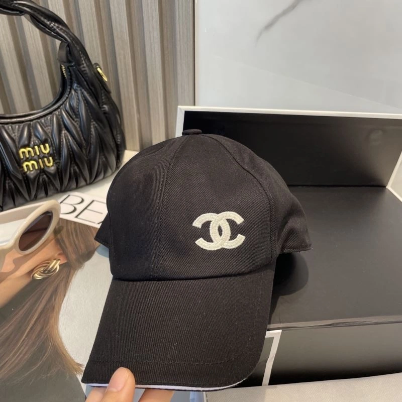 Chanel Caps UrbanStyle 259785