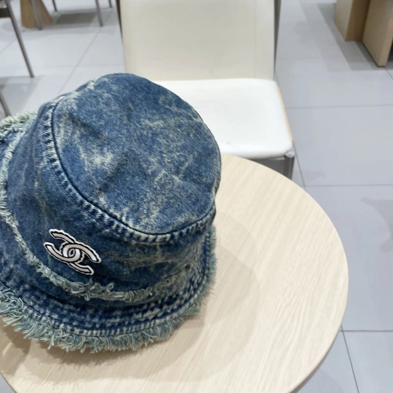 Chanel Caps Elegant 259708