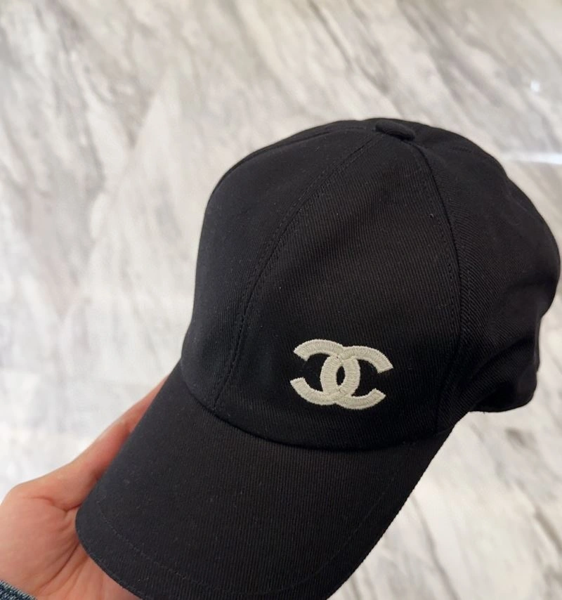 Chanel Caps Neat 259592