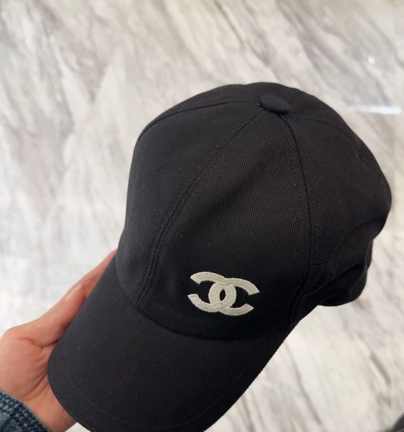 Chanel Caps Neat 259592