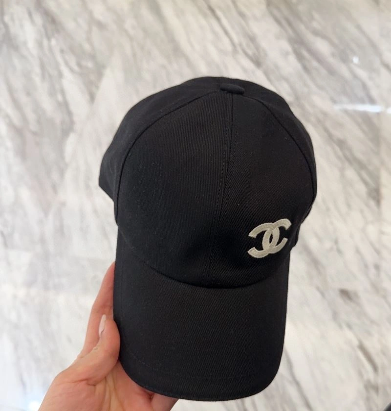 Chanel Caps Neat 259592