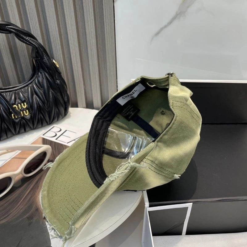 Casual Chanel Caps 259577