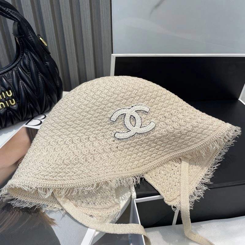 Chanel Caps Chic 259542