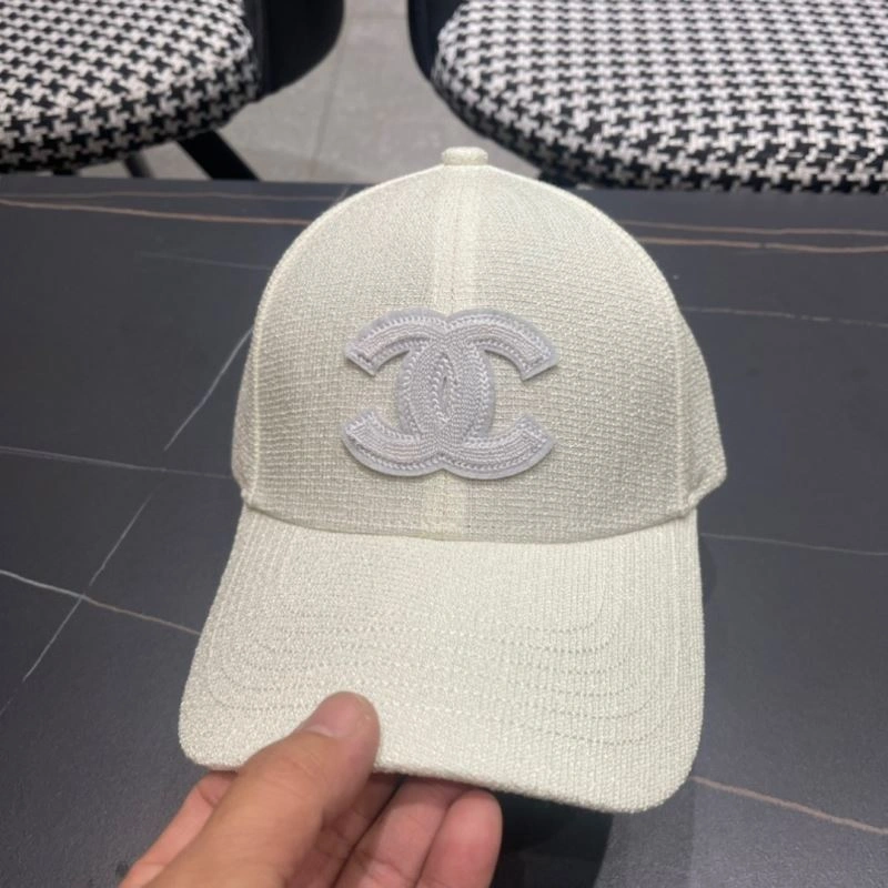 Chanel Caps Sleek 262441
