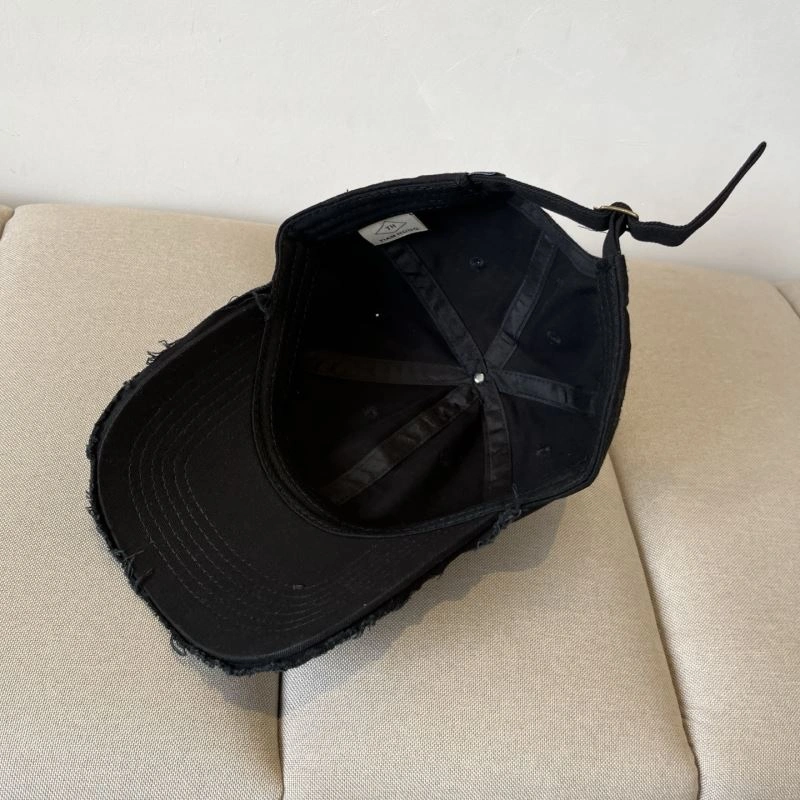 Trendsetting Chanel Caps 262370