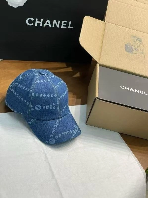 Vibrant Chanel Caps 262368