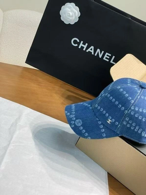 Vibrant Chanel Caps 262368