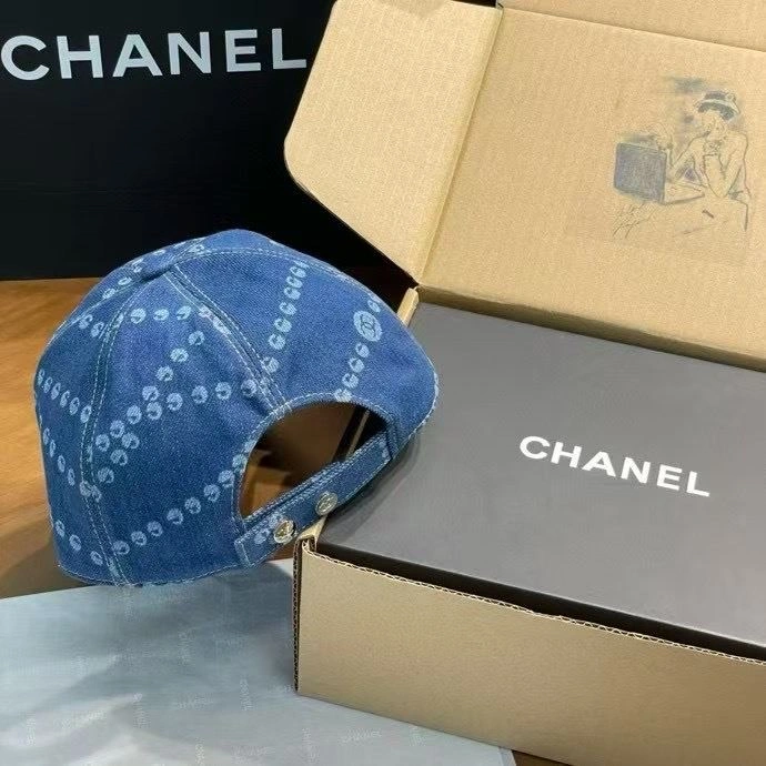 Vibrant Chanel Caps 262368