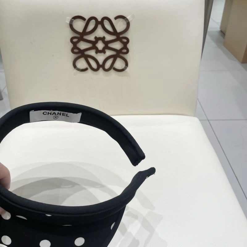 Trendsetting Chanel Caps 262377