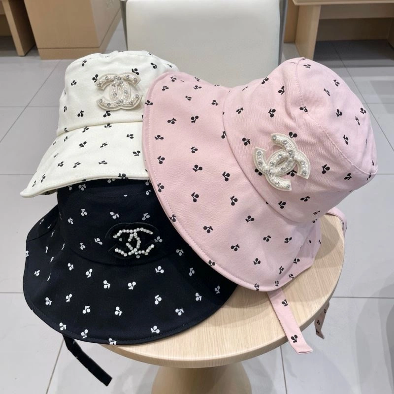 Comfortable Chanel Caps 262282