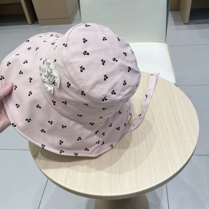 Comfortable Chanel Caps 262282