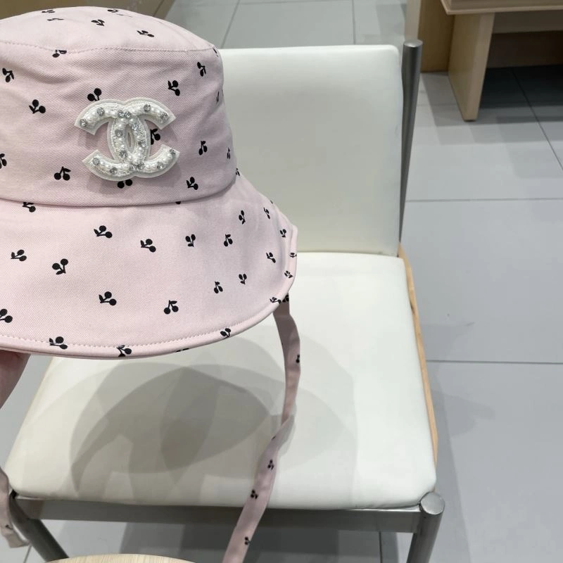 Comfortable Chanel Caps 262282