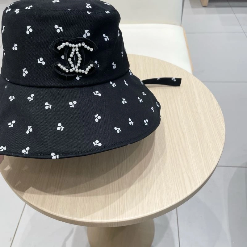 Bright Chanel Caps 262279