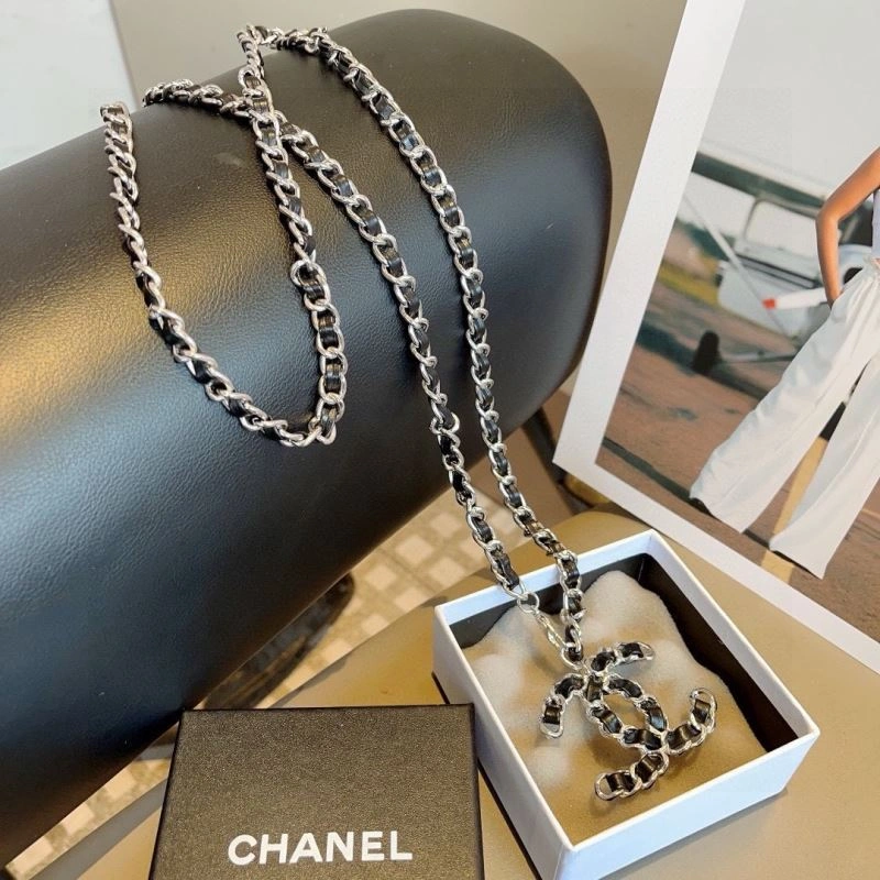 Supportive Chanel Chains 262717