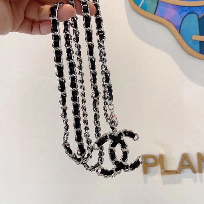 Supportive Chanel Chains 262717