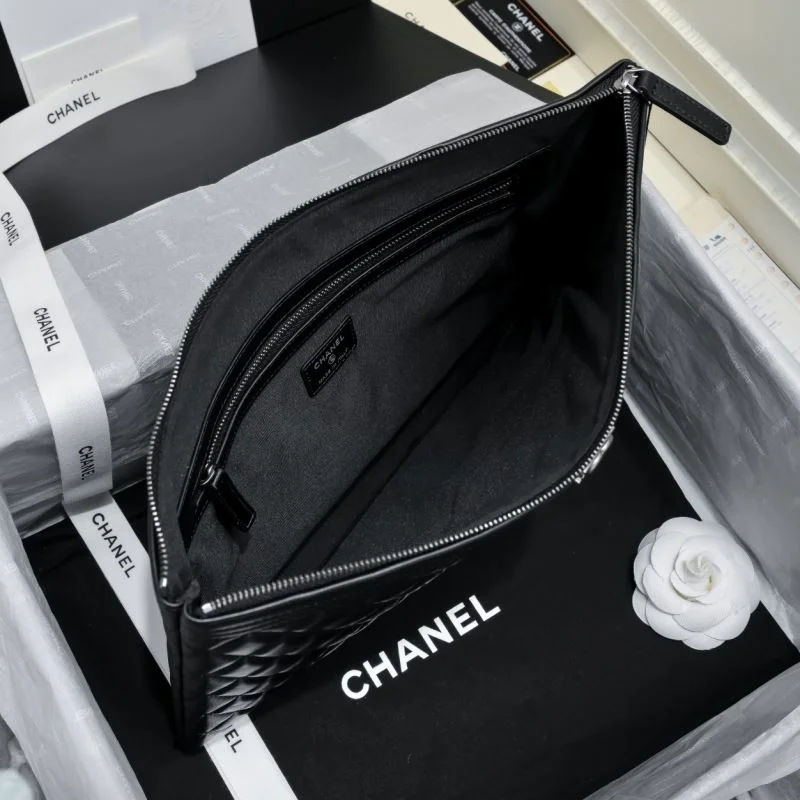 Chanel Clutch Bags Resilient 54078