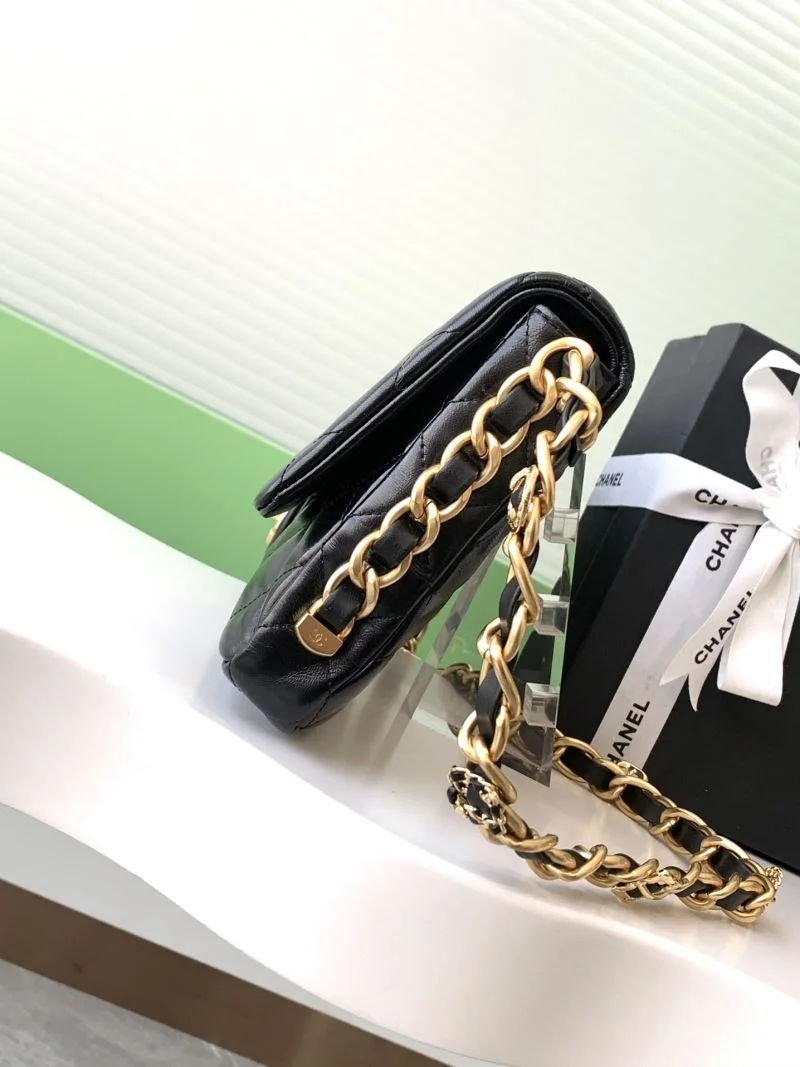 Refined Chanel Clutch Bags 53421