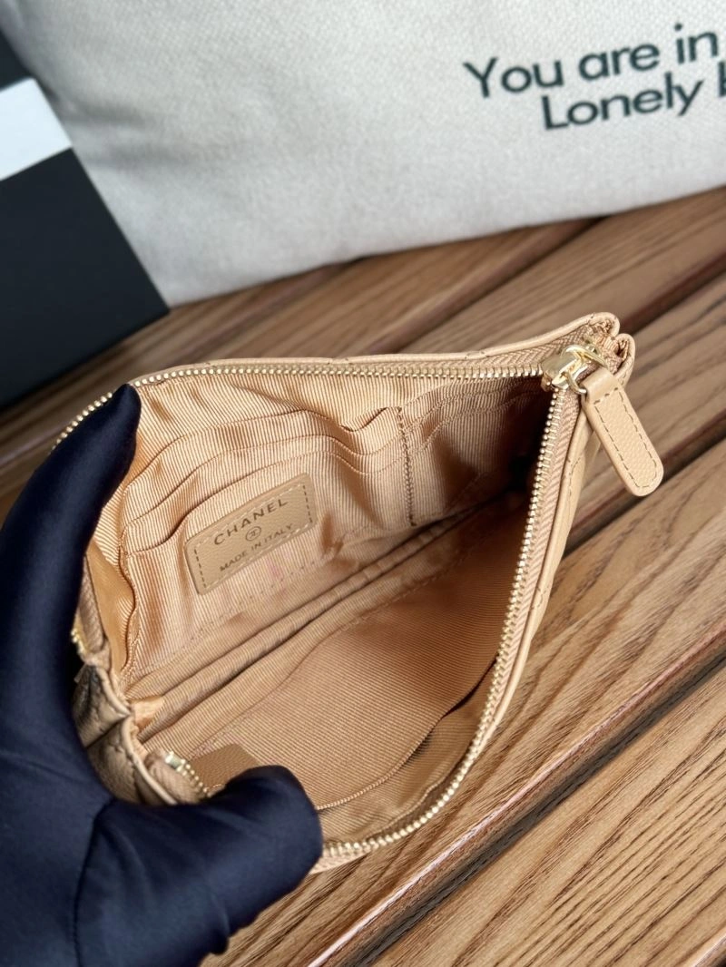 Packable Chanel Clutch Bags 57230