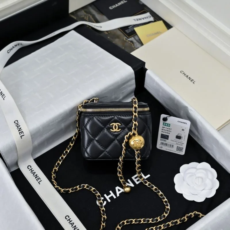 Chic Chanel Cosmetic Bags 54063
