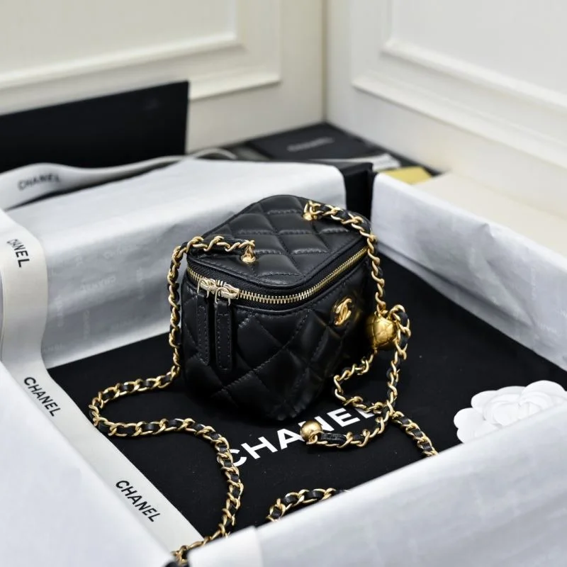 Chic Chanel Cosmetic Bags 54063