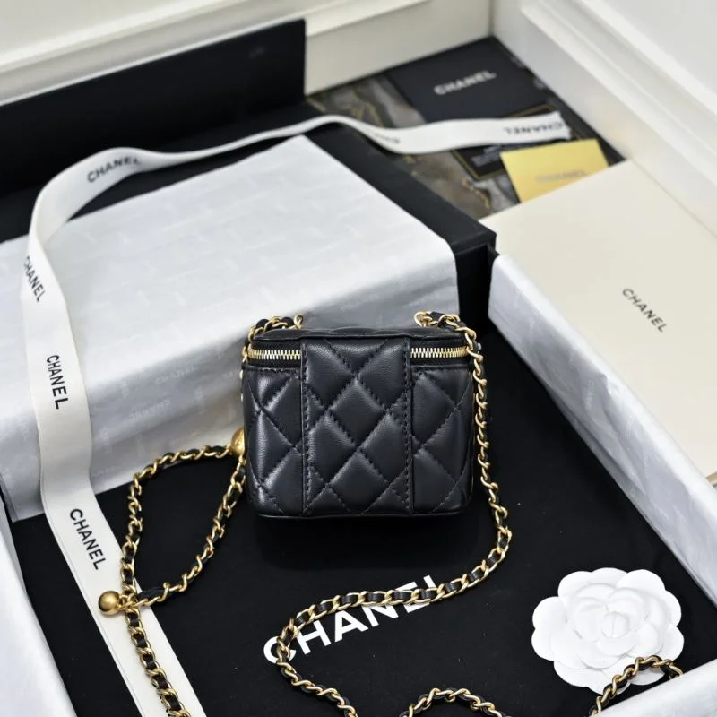 Chic Chanel Cosmetic Bags 54063