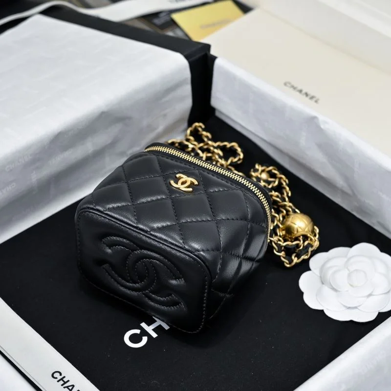 Chic Chanel Cosmetic Bags 54063