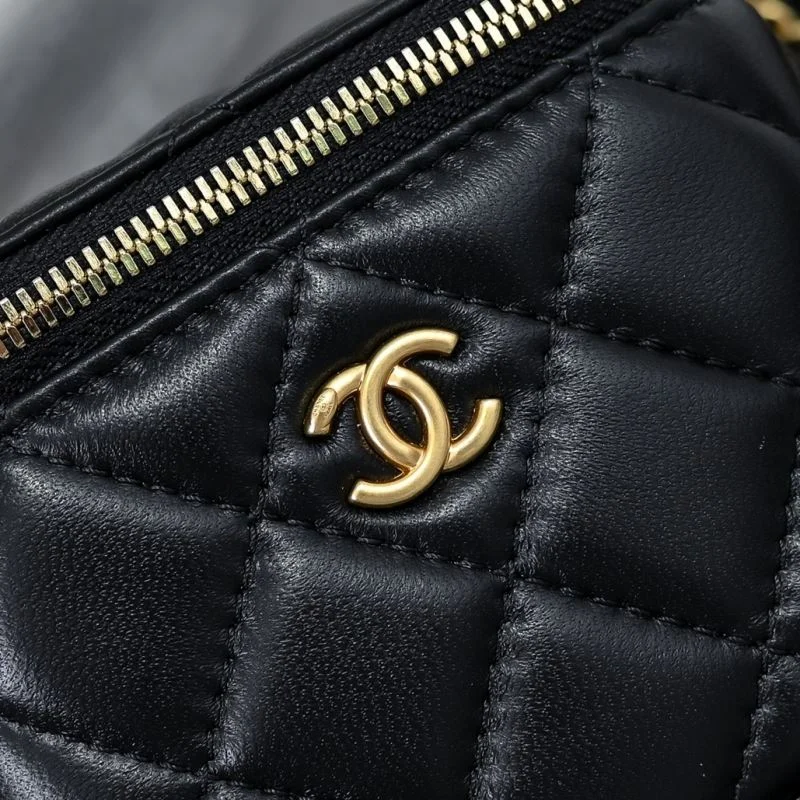 Chic Chanel Cosmetic Bags 54063