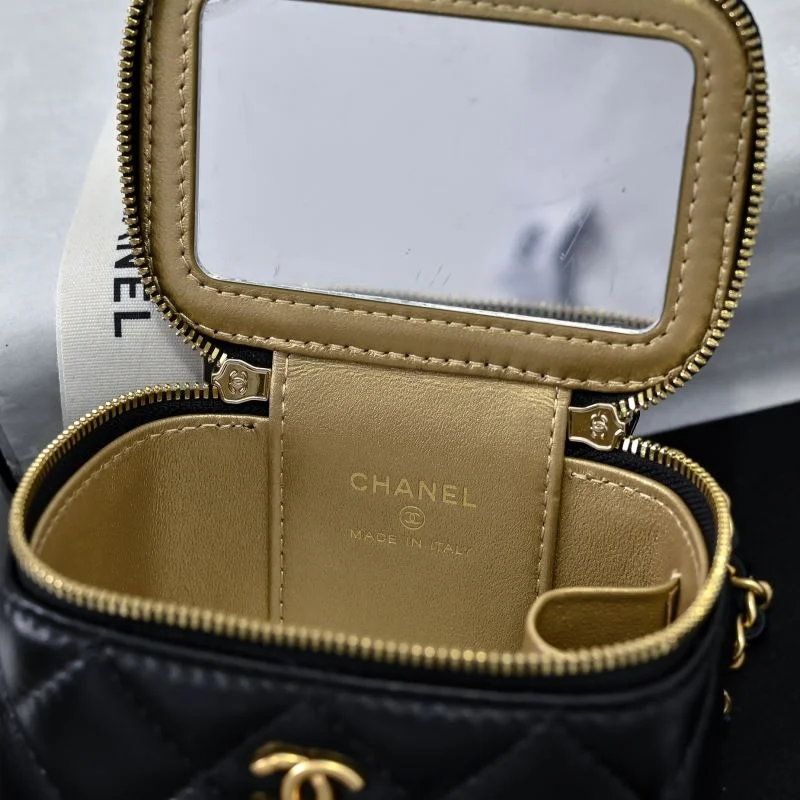 Chic Chanel Cosmetic Bags 54063