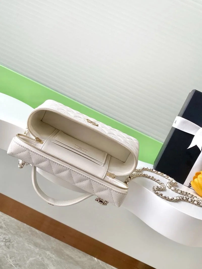Unisex Chanel Cosmetic Bags 53968