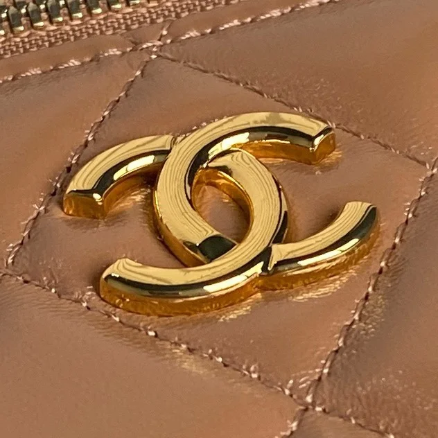 Chanel Cosmetic Bags Sleek 53926