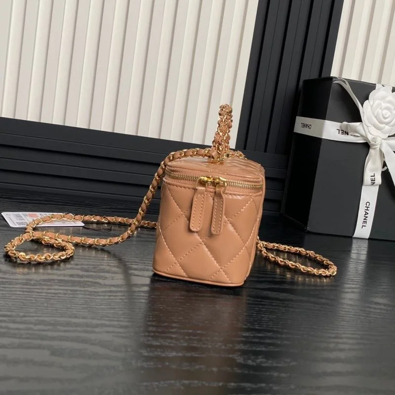 Chanel Cosmetic Bags Sleek 53926