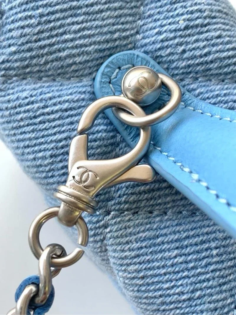 Chanel Cosmetic Bags Reliable 53420