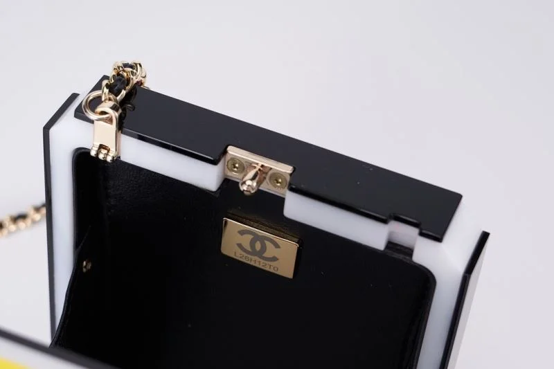 UrbanChic Chanel Cosmetic Bags 53417
