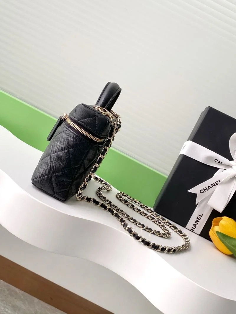 TechFriendly Chanel Cosmetic Bags 53411