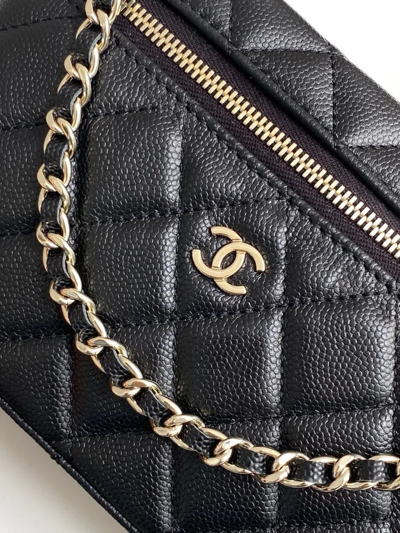 TechFriendly Chanel Cosmetic Bags 53411