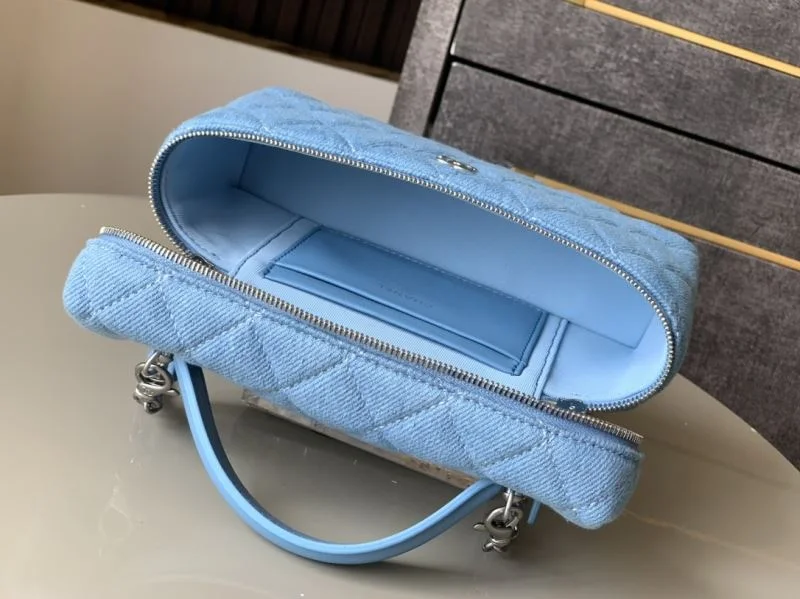 Chanel Cosmetic Bags ZipUp 53412