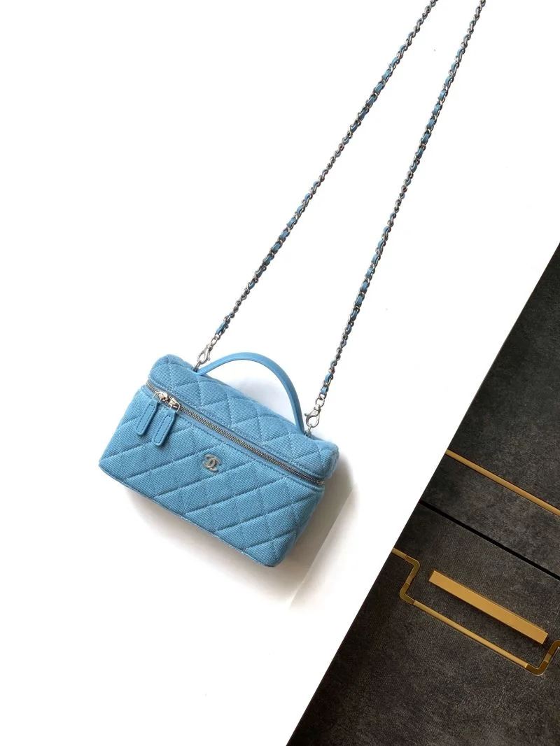 Chanel Cosmetic Bags ZipUp 53412
