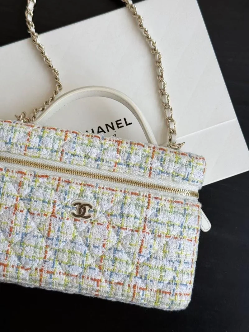 Sophisticated Chanel Cosmetic Bags 53405