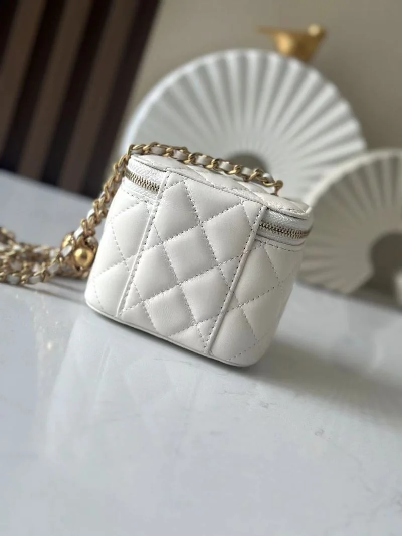 Chanel Cosmetic Bags TechFriendly 53416