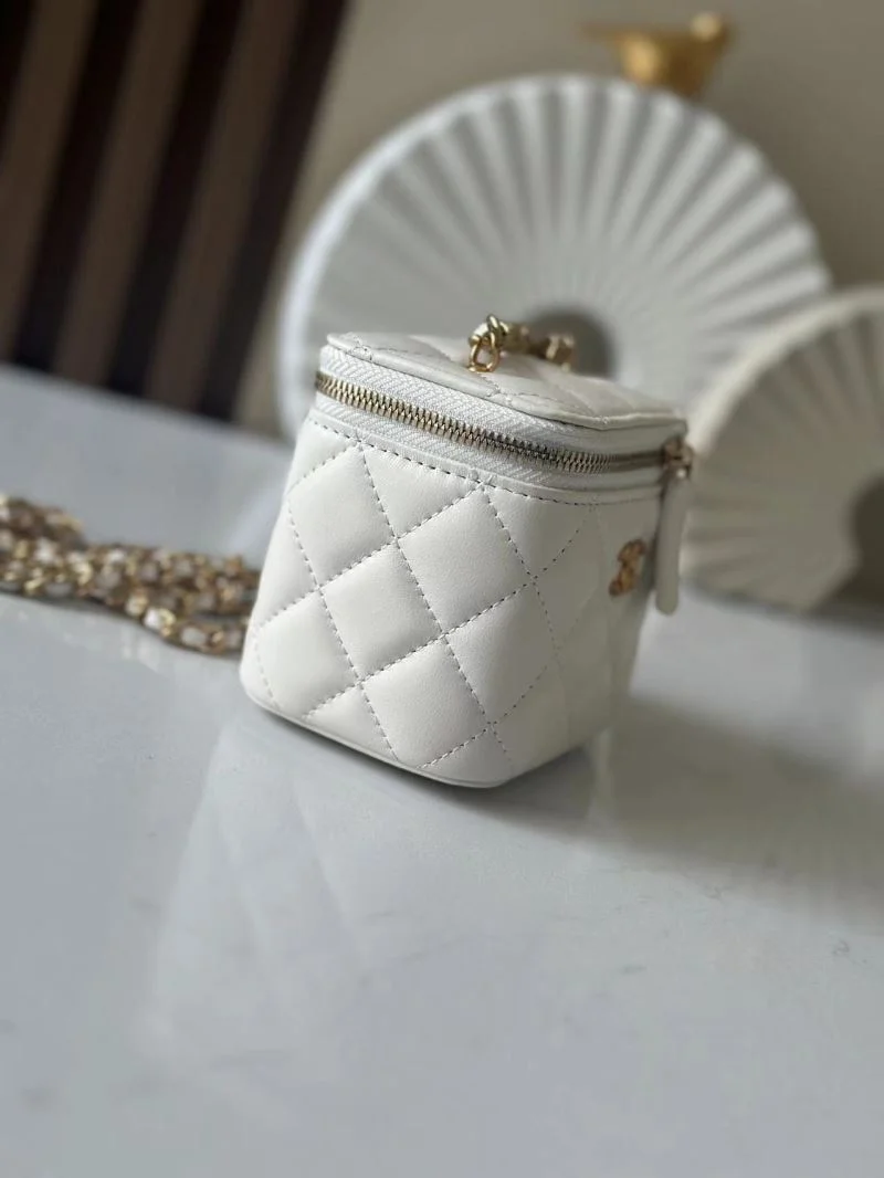 Chanel Cosmetic Bags TechFriendly 53416