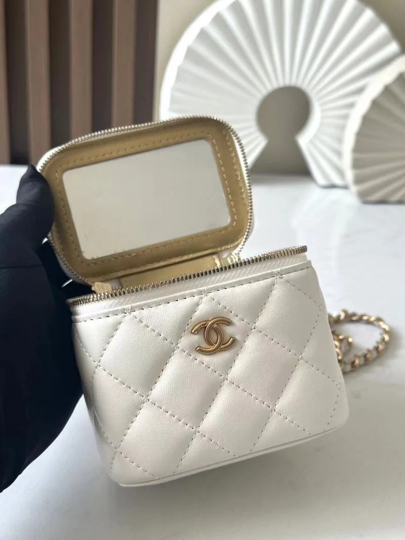 Chanel Cosmetic Bags TechFriendly 53416