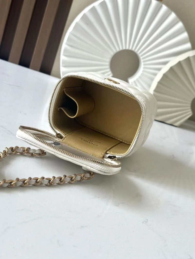 Chanel Cosmetic Bags TechFriendly 53416