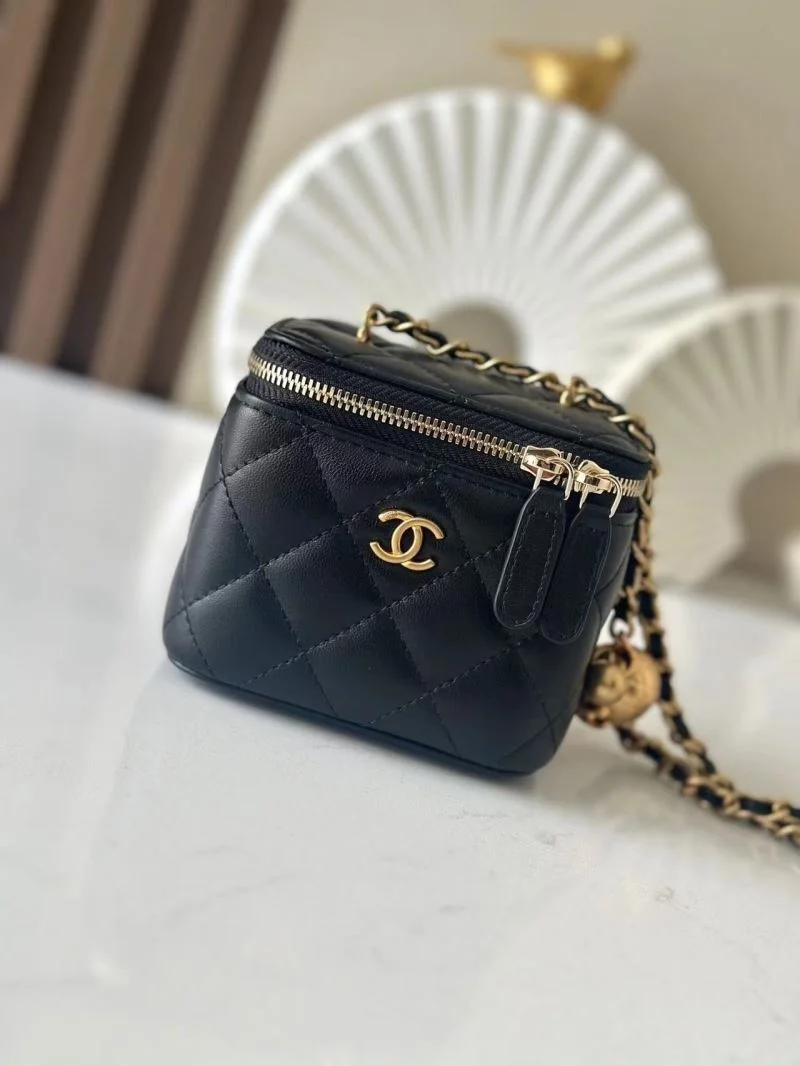 Chanel Cosmetic Bags Lightweight 53410