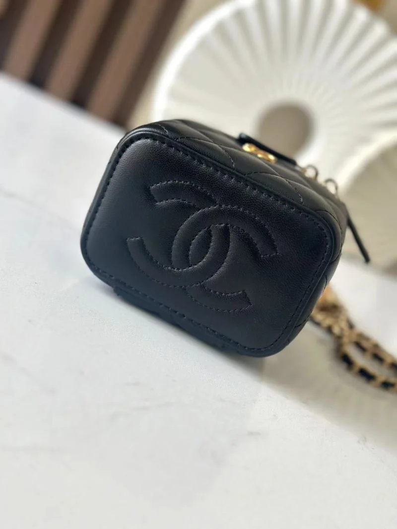 Chanel Cosmetic Bags Lightweight 53410