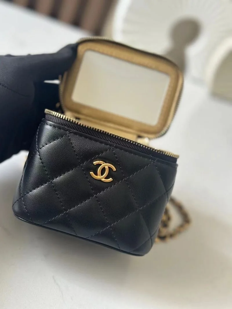Chanel Cosmetic Bags Lightweight 53410