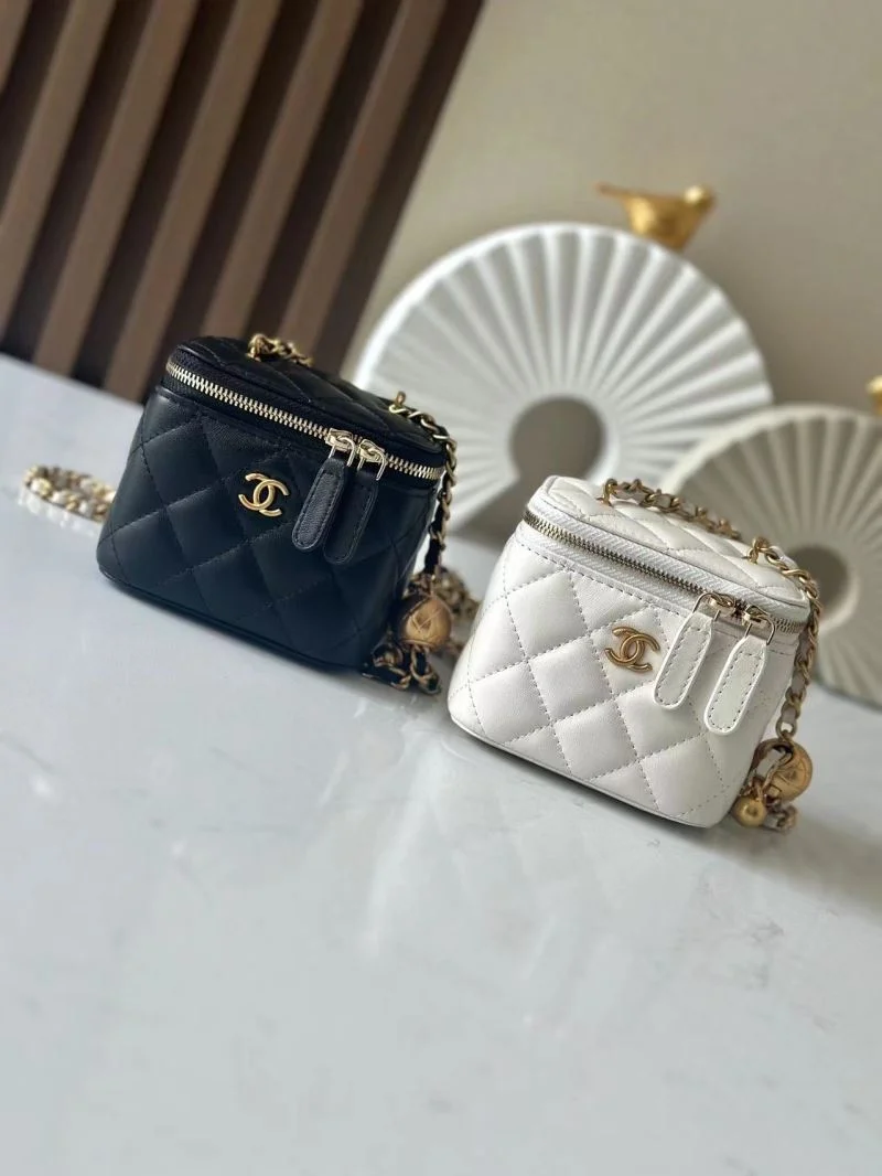 Chanel Cosmetic Bags Lightweight 53410