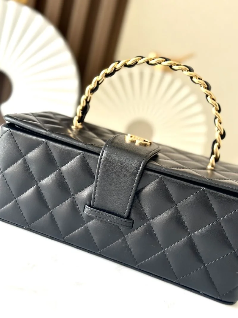 WellDesigned Chanel Cosmetic Bags 53414