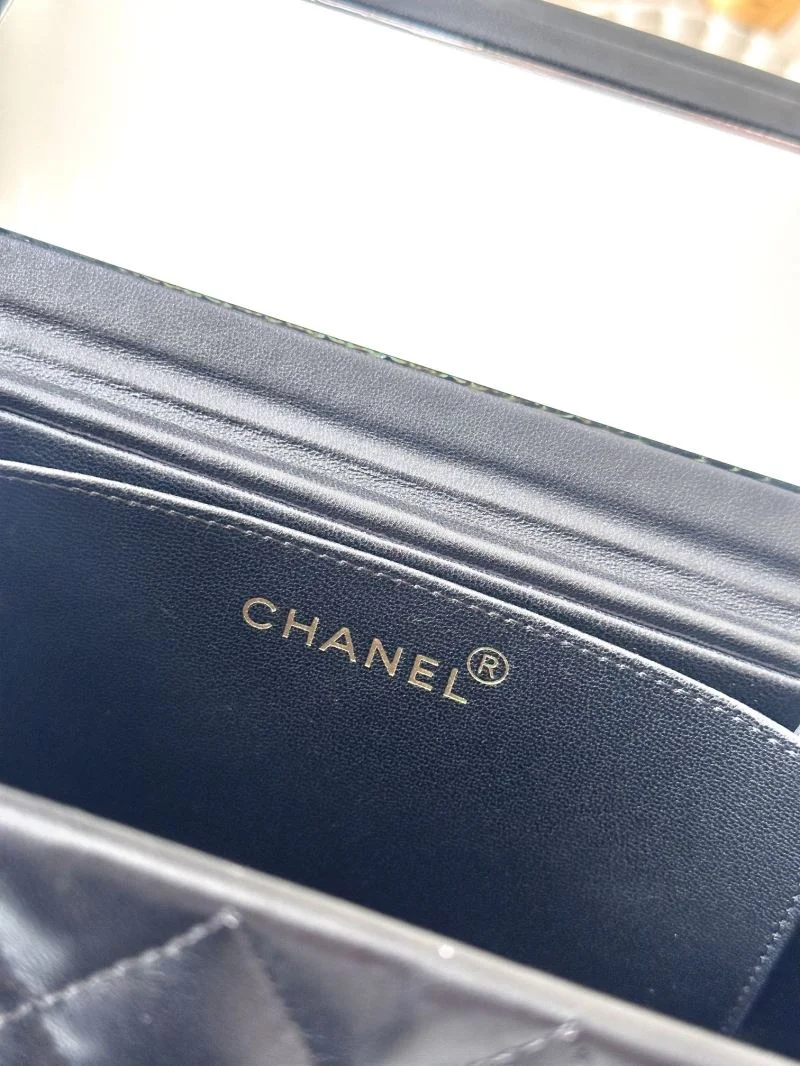 WellDesigned Chanel Cosmetic Bags 53414