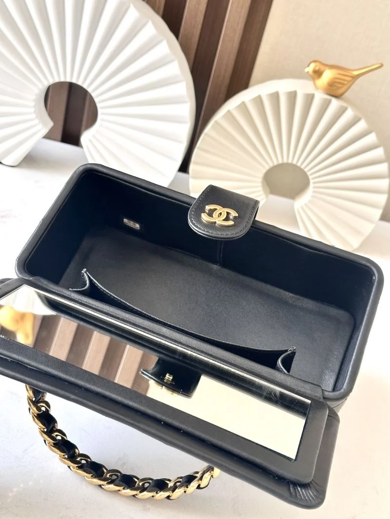 WellDesigned Chanel Cosmetic Bags 53414