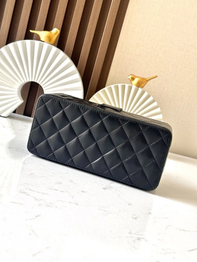 WellDesigned Chanel Cosmetic Bags 53414